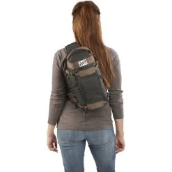 Kelty Spur 9L Sling Pack | Black Geo-Heather -Kelty KL17 Spur GeoHeather onbodyback2