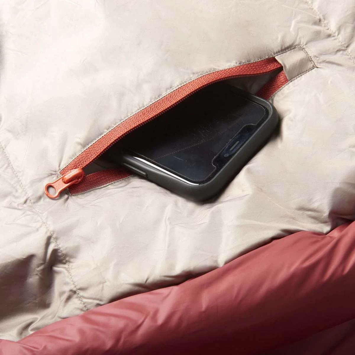 Kelty Cosmic 0 Deg 550 Down Sleeping Bag, Regular Size, Right-Hand 5 Kelty Cosmic 0 Deg 550 Down Sleeping Bag, Regular Size, Right-Hand - Image 5